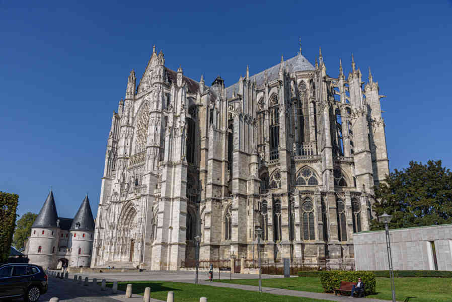 Francia - Beauveais 05 - catedral de San Pedro de Beauvais.jpg